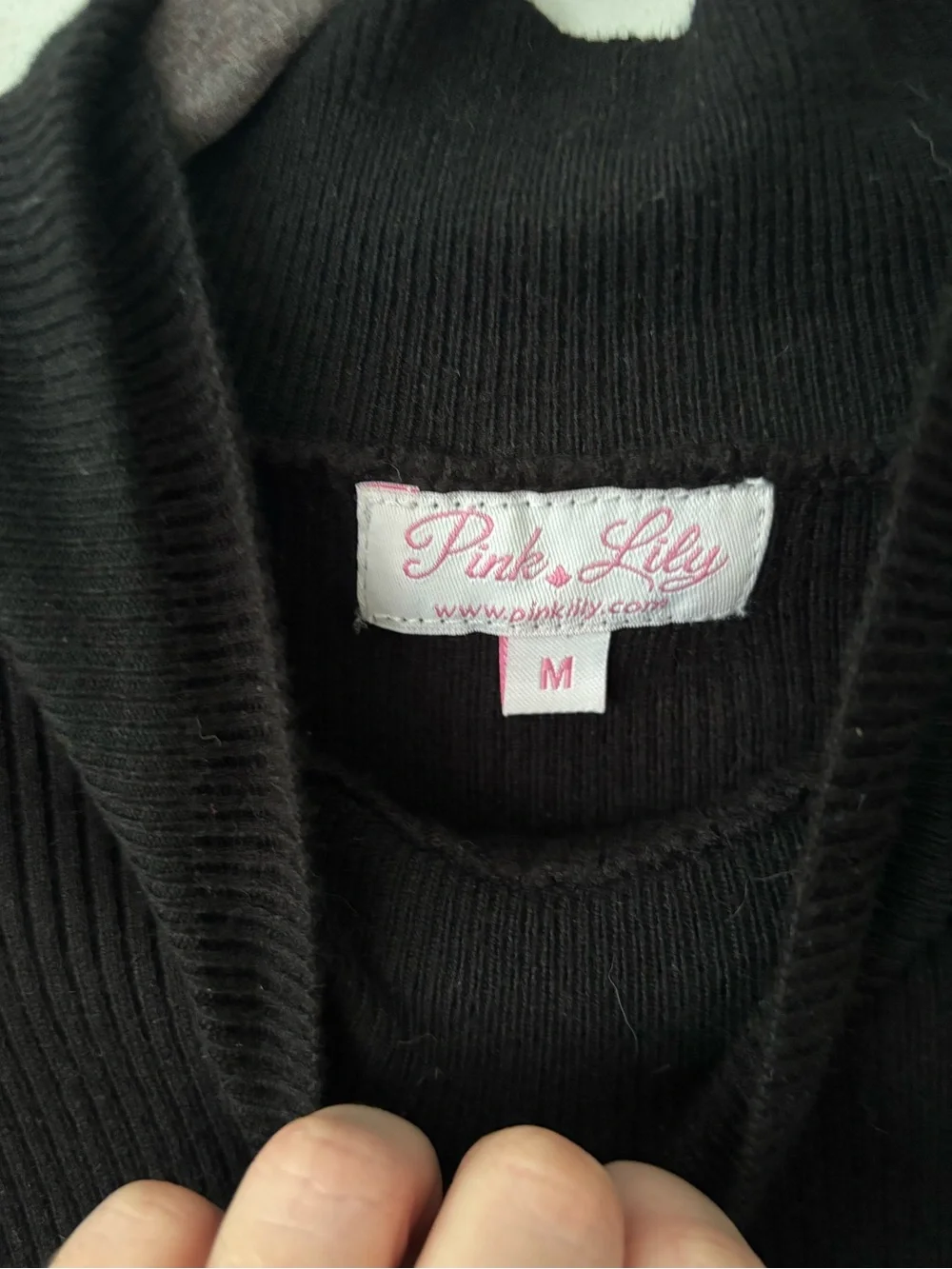 Pink Lily fitted black